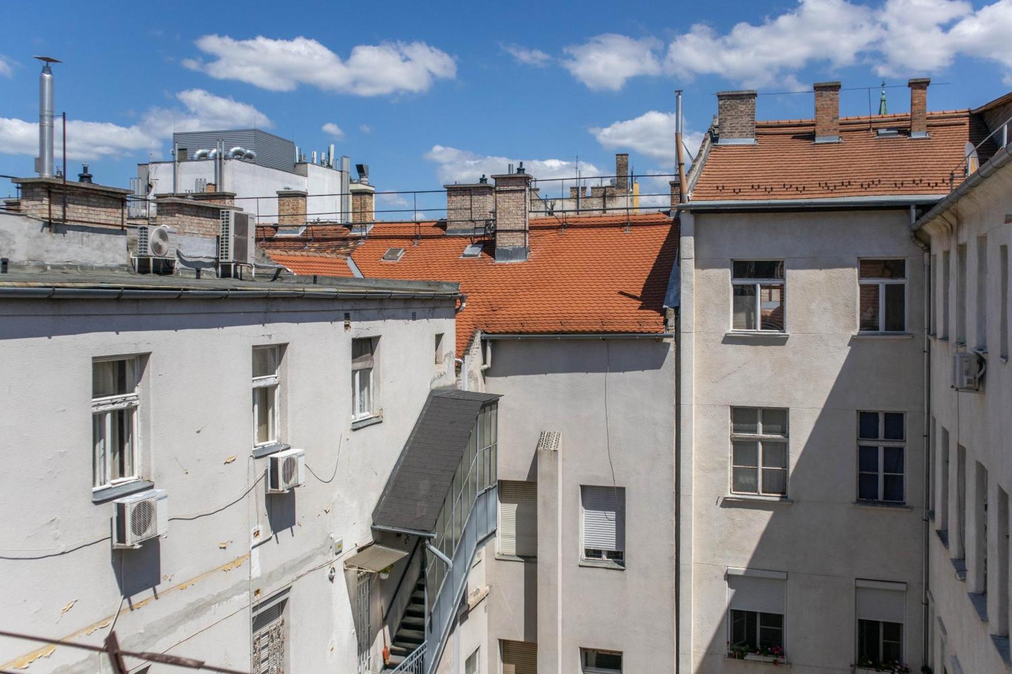 High Light Apartment Budapest Bagian luar foto